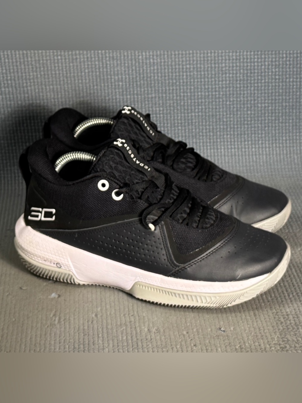 Under Armour Women’s‎ UA Steph Curry SC 3Zero IV Black Shoes Size 9